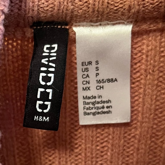 H&M Sweater - Picture 3 of 3